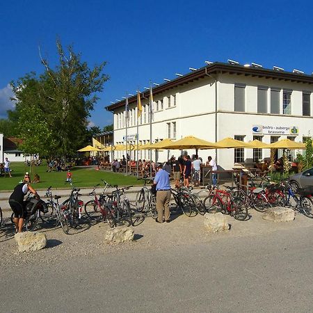 Swiss Hostel Lago Lodge Бил Екстериор снимка