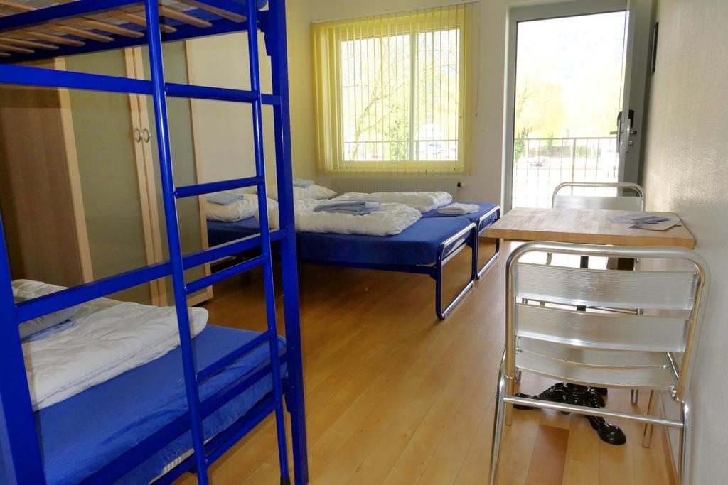Swiss Hostel Lago Lodge Бил Екстериор снимка